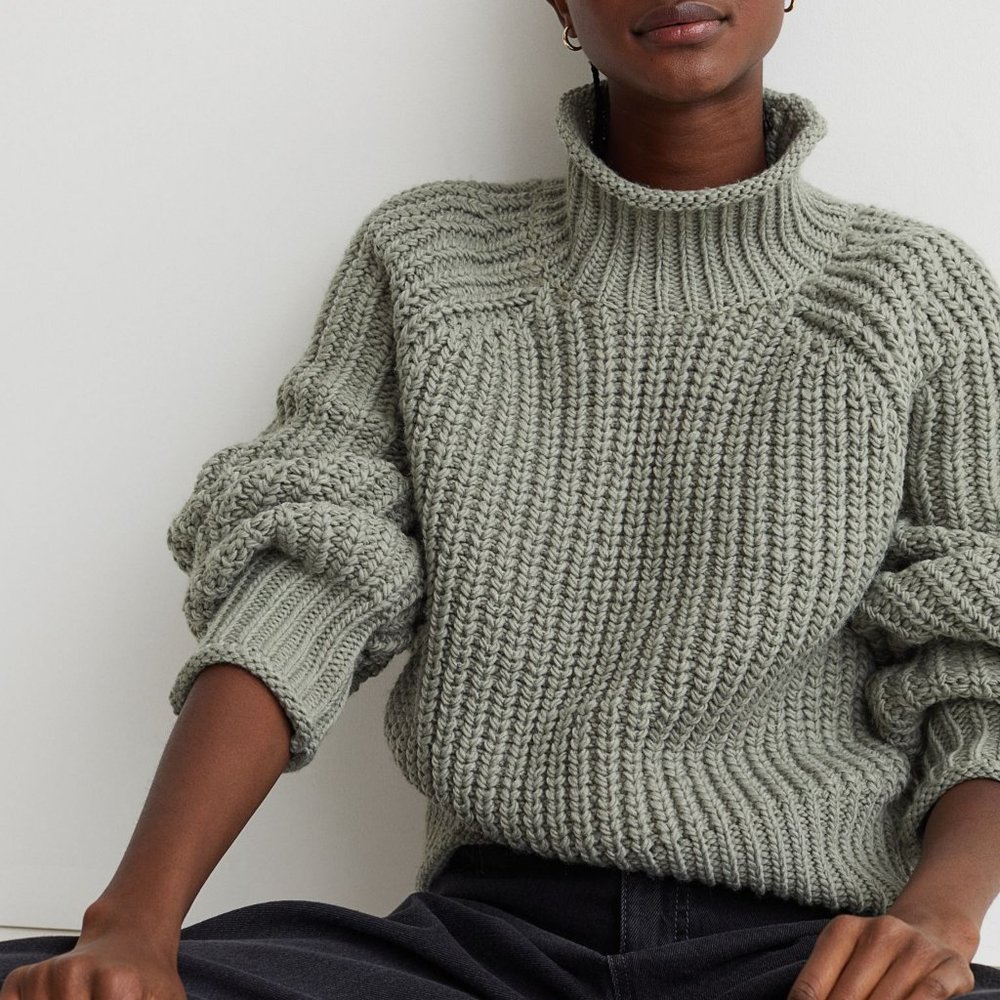 H&M Knit Sweater Light khaki green